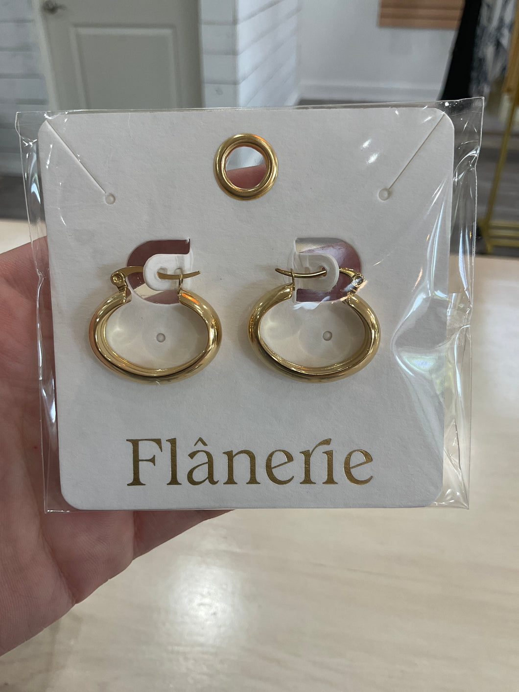Constance Oval Hoop