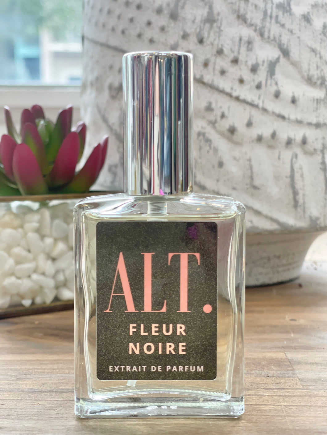 Fleur Noire Perfume